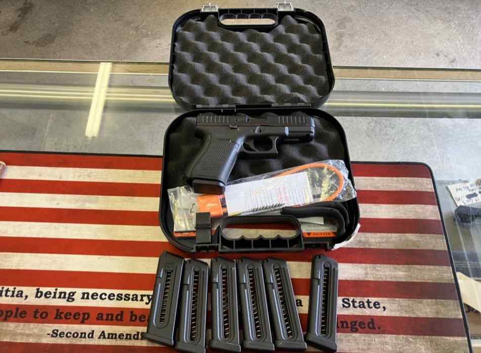 GLOCK 44 - 22LR