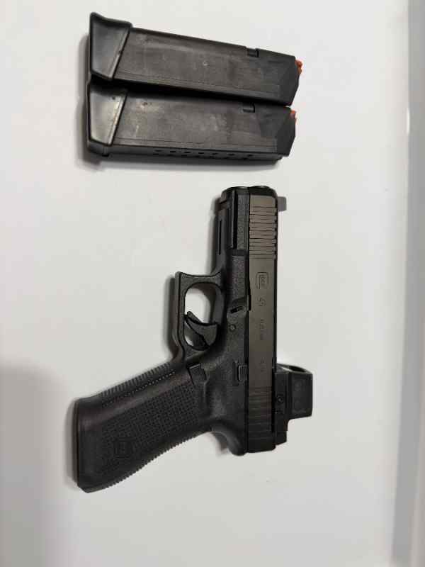 Glock 45 9mm $950 OBO